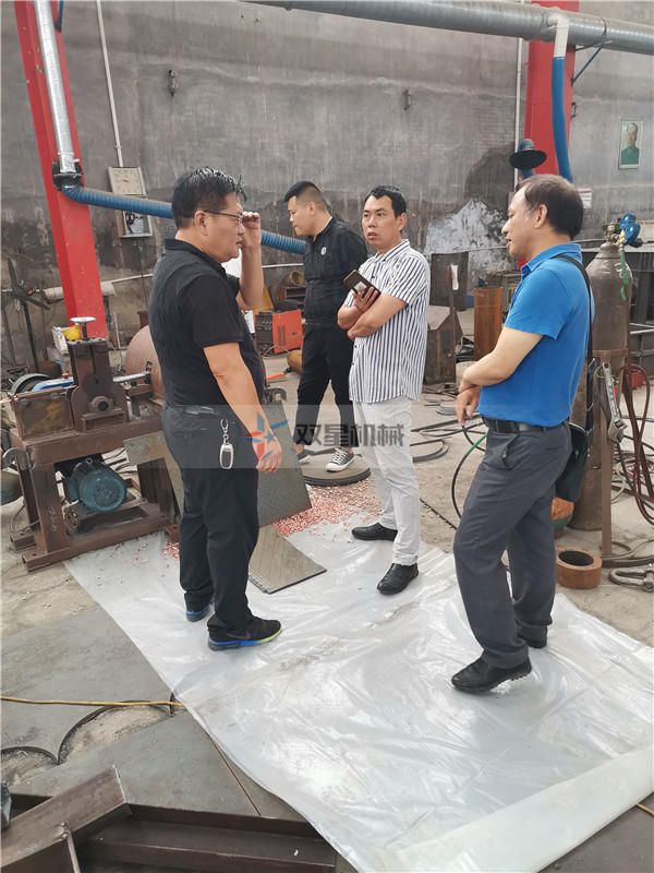 鋁粒機(jī)切粒機(jī)客戶現(xiàn)場(chǎng)考察
