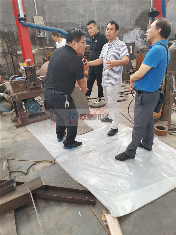 鋁粒機(jī)切粒機(jī)客戶現(xiàn)場(chǎng)考察