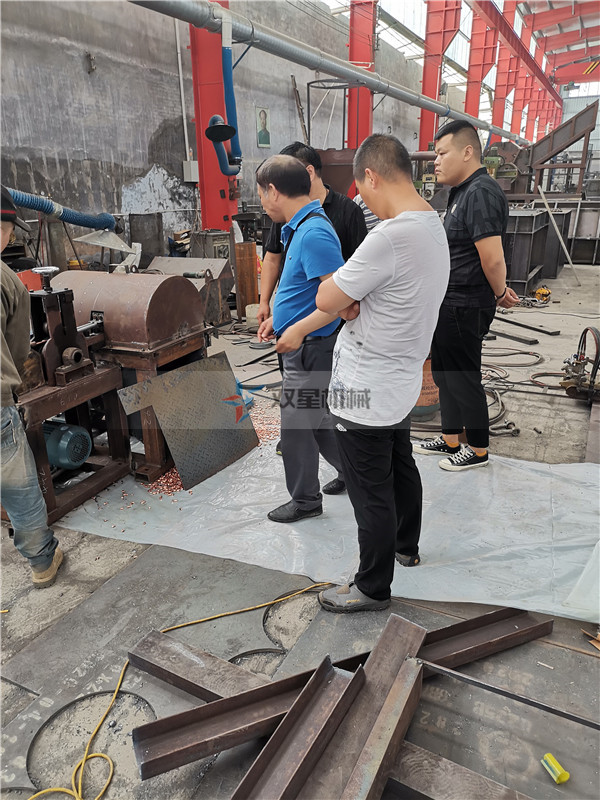 鋁粒機(jī)切粒機(jī)客戶現(xiàn)場(chǎng)考察